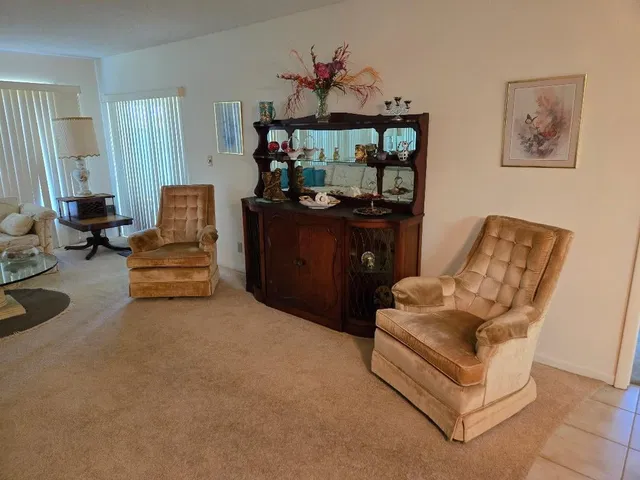 Unit F photo 20