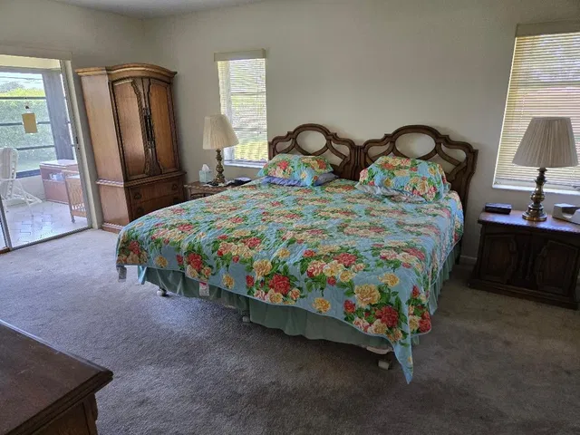 Unit F photo 25