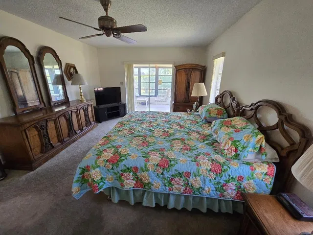 Unit F photo 26