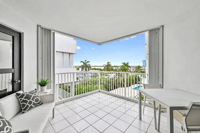 2860 S Ocean Palm Beach Unit 511 photo 5