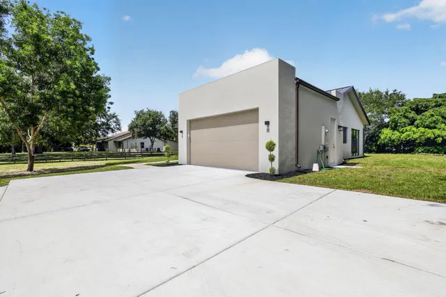 Residence photo 3