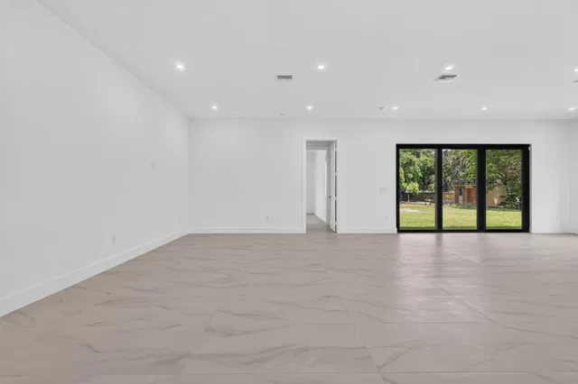 Residence photo 6