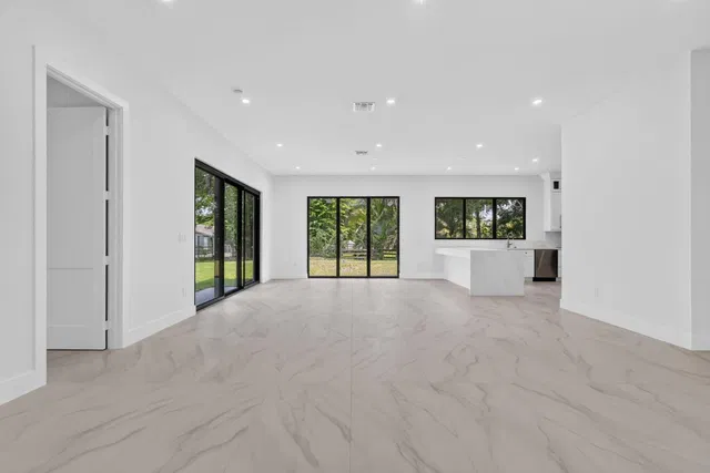 Residence photo 8