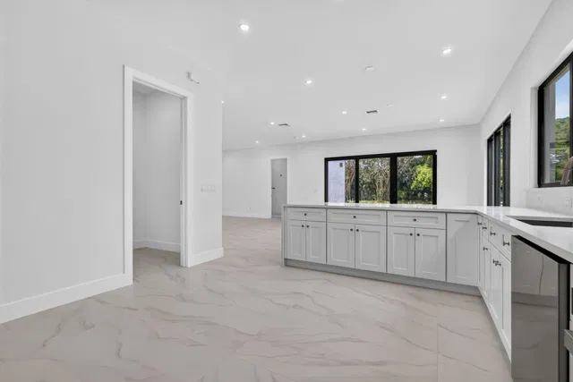 Residence photo 17