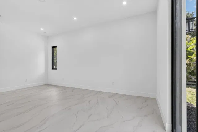 Residence photo 33