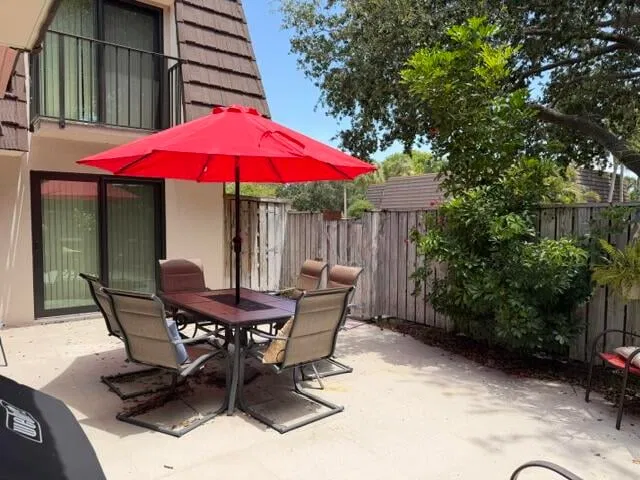 Residence photo 3