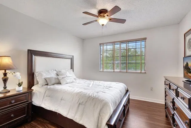 Unit 1407 photo 11
