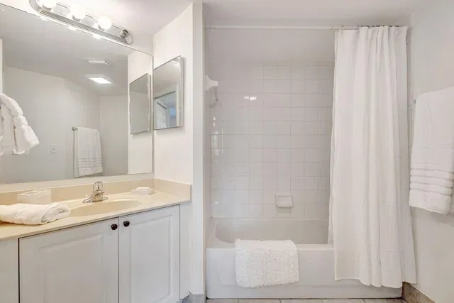 Unit 1407 photo 14