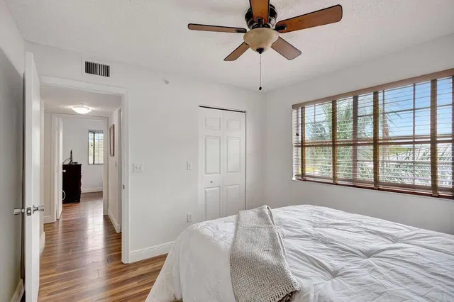 Unit 1407 photo 17