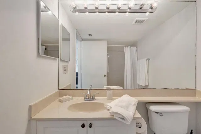 Unit 1407 photo 22