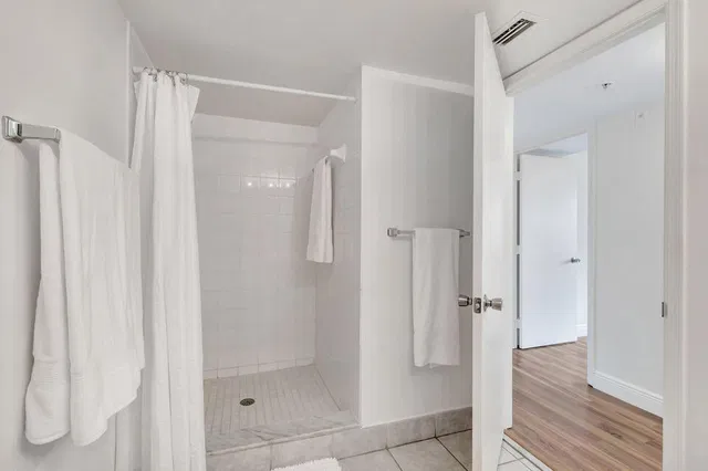 Unit 1407 photo 24