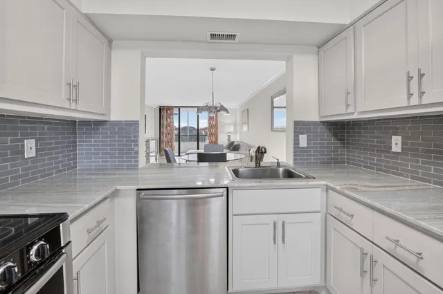  Unit 5050 photo 6
