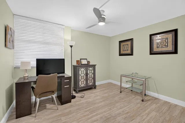  Unit 5050 photo 22