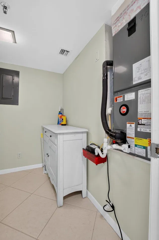  Unit 5050 photo 29