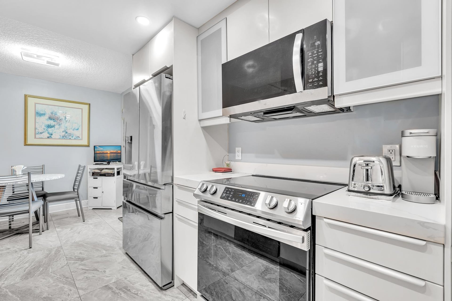 Unit 625 photo 2