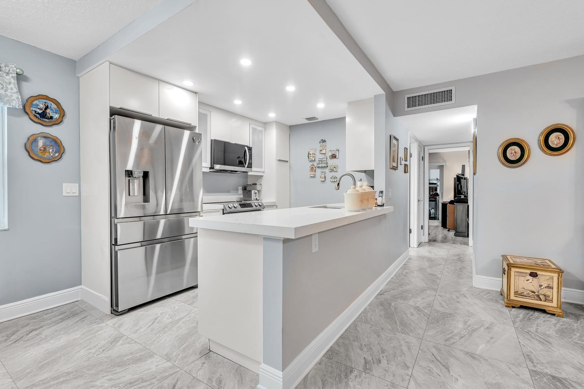 Unit 625 photo 7