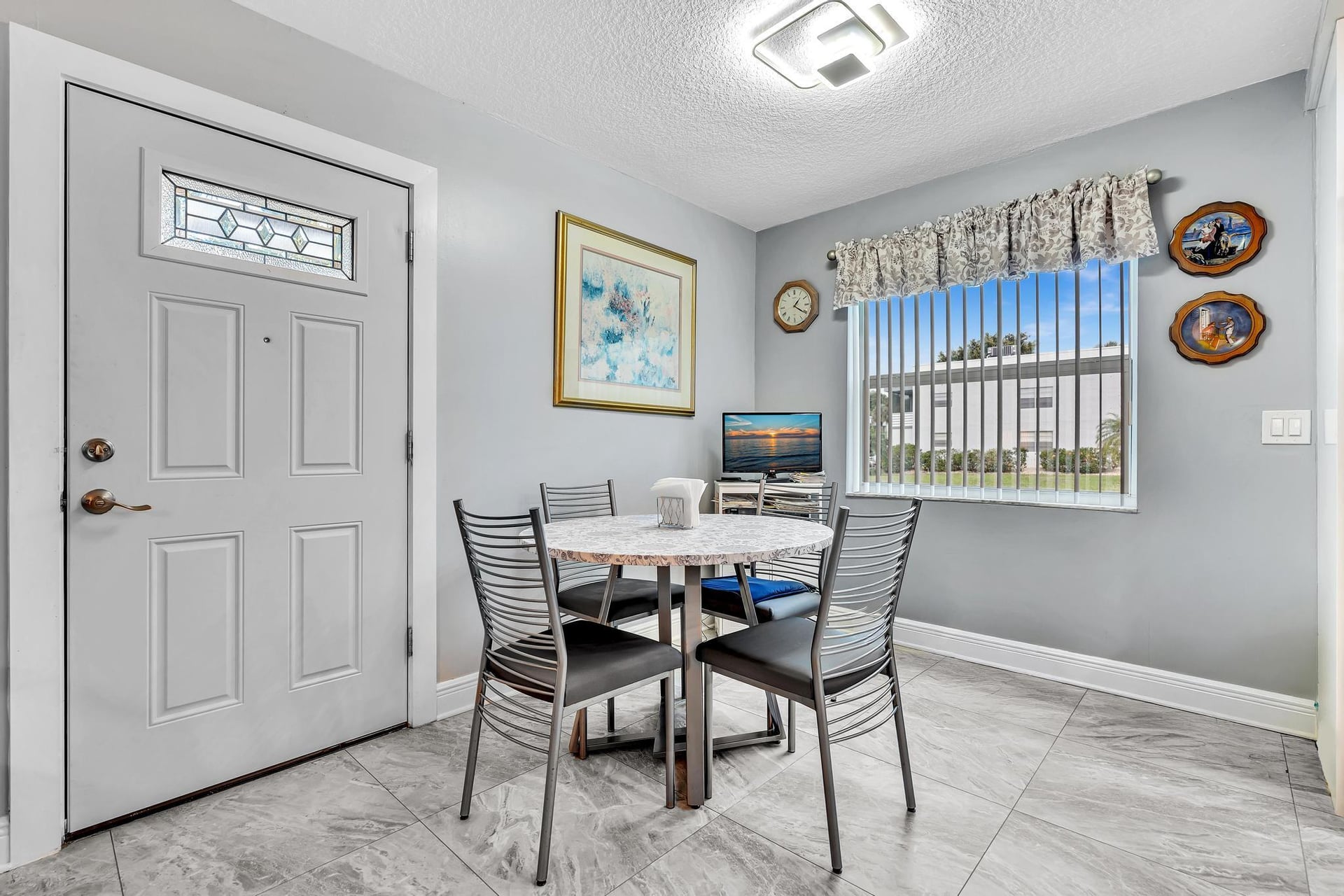 Unit 625 photo 8