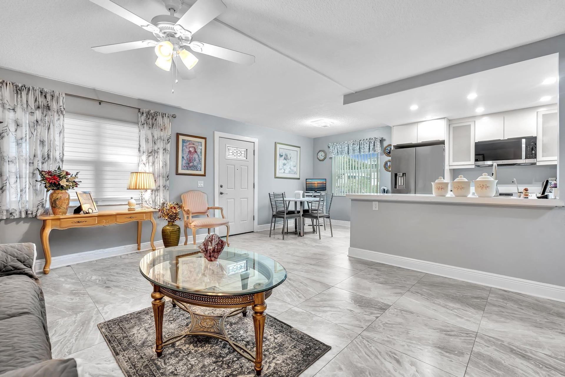 Unit 625 photo 12