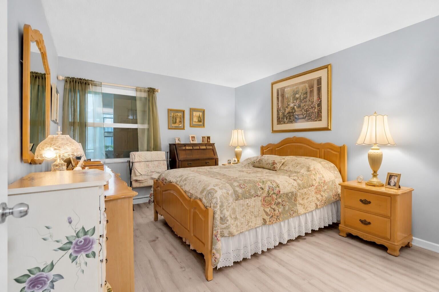 Unit 625 photo 15