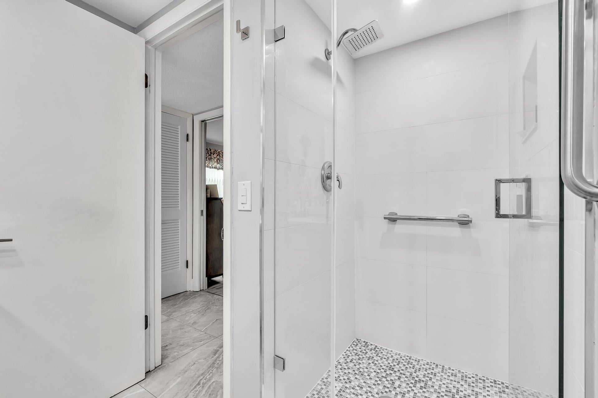 Unit 625 photo 18