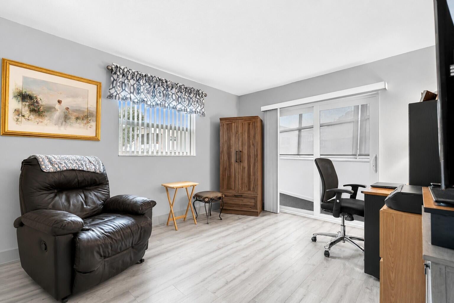 Unit 625 photo 21