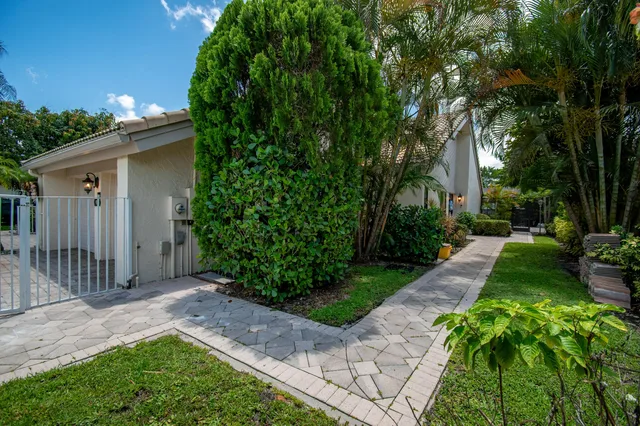  Residence photo 6