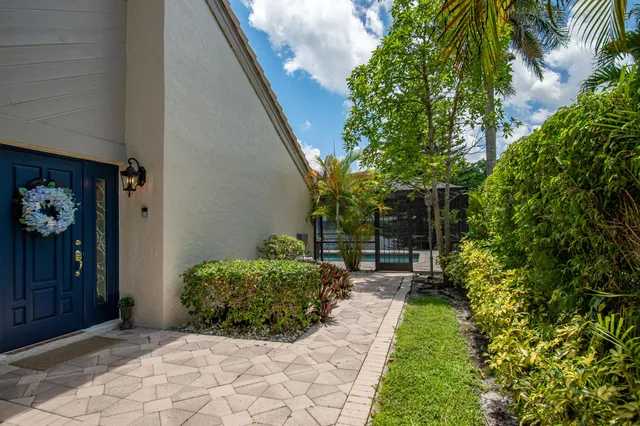  Residence photo 8
