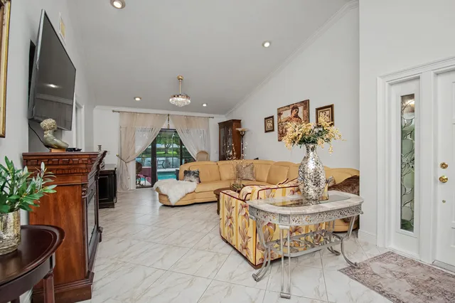  Residence photo 11