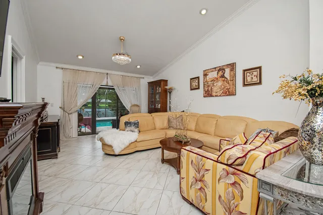  Residence photo 12