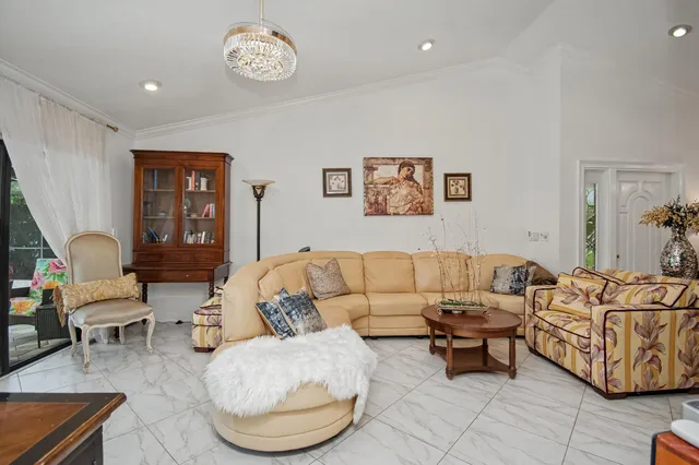  Residence photo 14