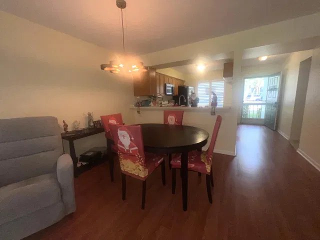 Unit C photo 5