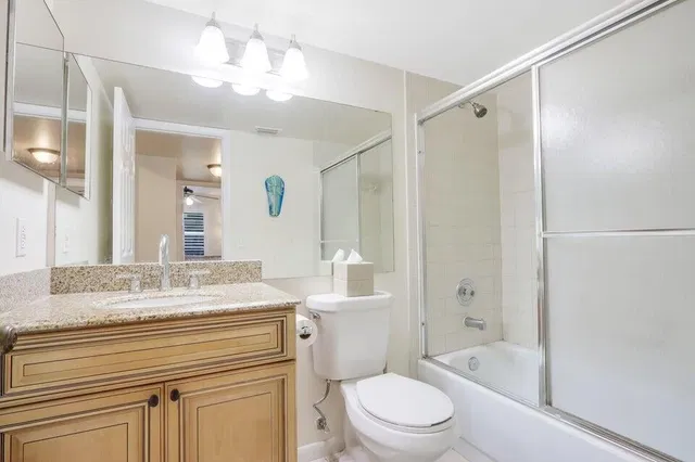 Unit C photo 11