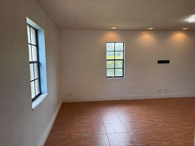  Residence photo 5