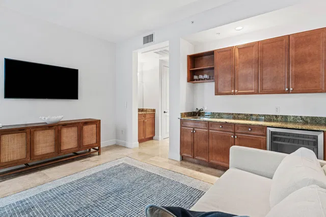 Unit 203 photo 13