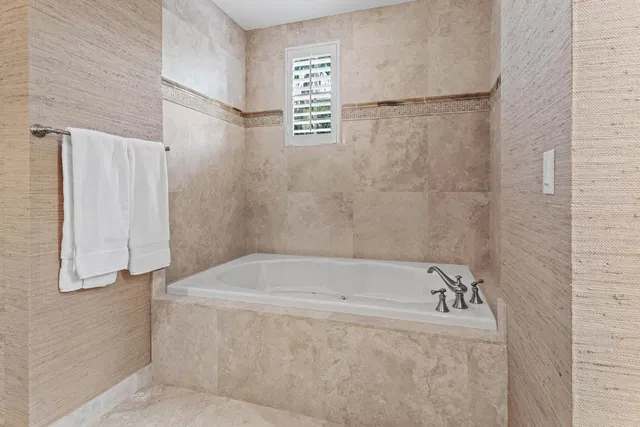 Unit 203 photo 17