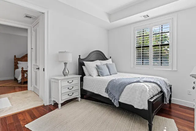 Unit 203 photo 26