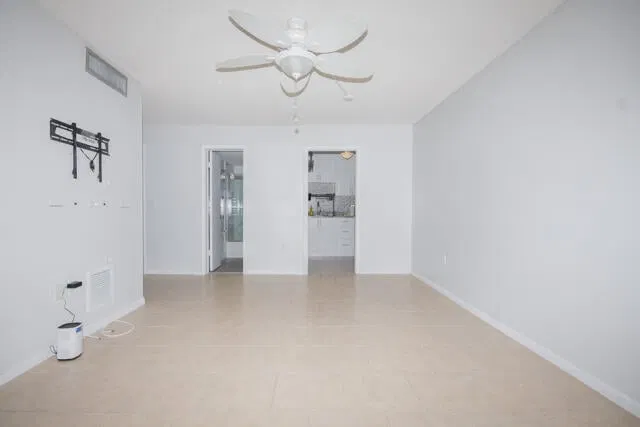  Unit 303 photo 4