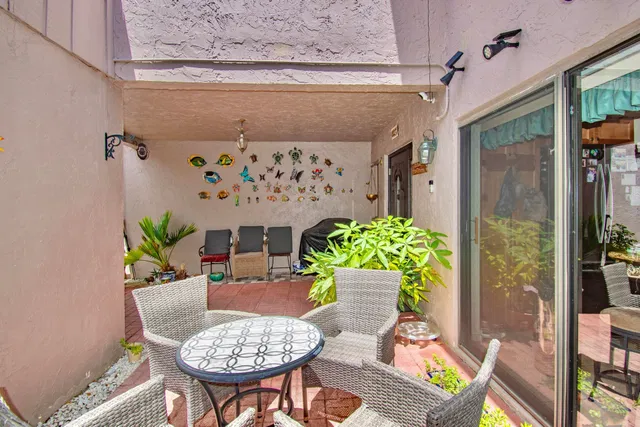  Residence photo 4