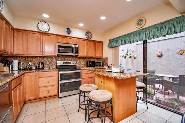  Residence photo 5