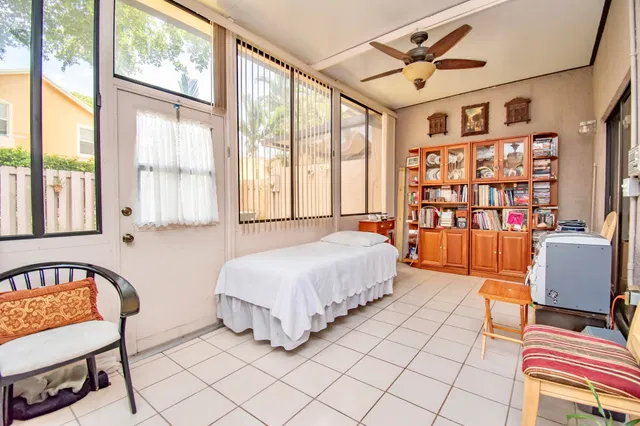  Residence photo 10