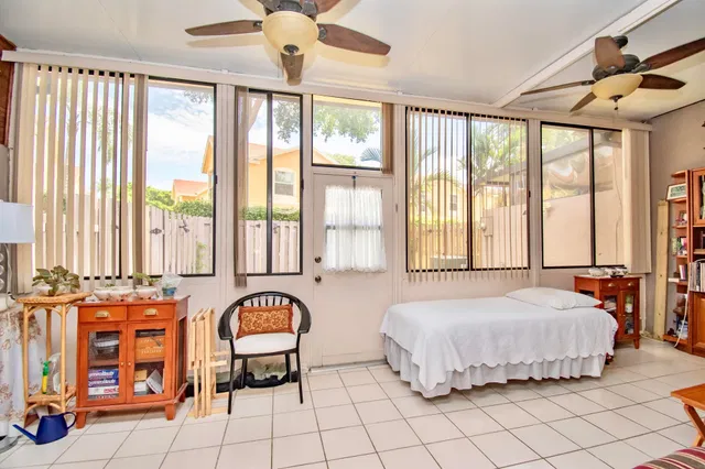  Residence photo 11