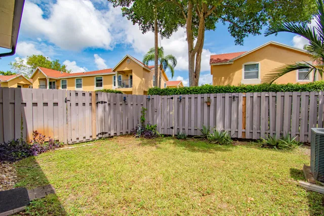  Residence photo 22