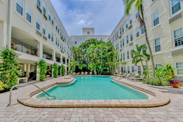 North End Palm Beach Unit 2011 photo 21