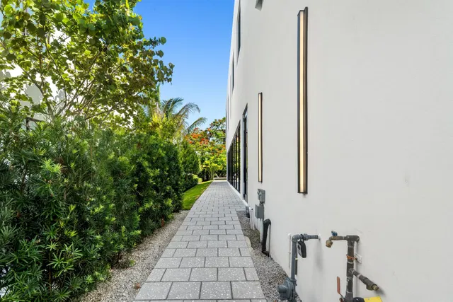 Palm Trail Delray Beach Residence photo 32
