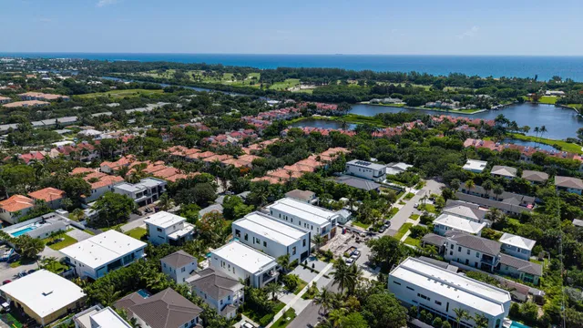 Palm Trail Delray Beach Residence photo 41