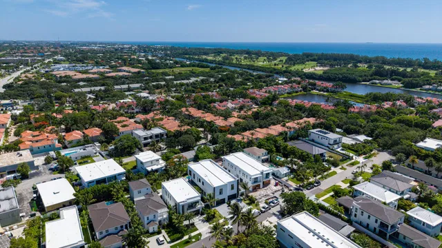Palm Trail Delray Beach Residence photo 43