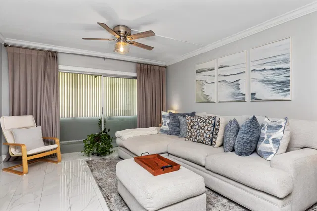  Unit 421 photo 14