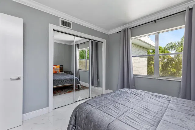  Unit 421 photo 28