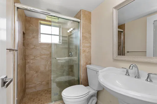  Unit 421 photo 30