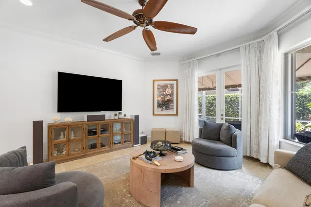  Residence photo 23